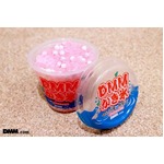 DMM.comがコンビニかき氷発売、数量・地域限定のイチゴラムネ味。