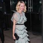 ナオミ・ワッツはボトックス注射も否定せず、加齢と容姿の変化語る。