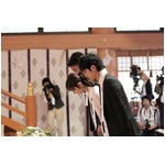 佐々木希が出雲大社でヒット祈願、出雲舞台にした主演作の奉納上映も。