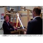 英王子がライトセーバーで対決、「スター・ウォーズ」撮影現場を訪問。