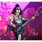 キッスのジーン・シモンズ、「もうメイクはしない」宣言