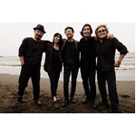 5年の沈黙破りサザン遂に復活、桑田佳祐「再会を祝してオッパイ！」。