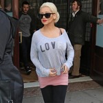 産後ヌード披露したいアギレラ、「やる気マンマン」と関係者語る。