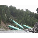 【写真】川下り中に飛行機3機見つけた、運搬中の貨物列車脱線で転落。