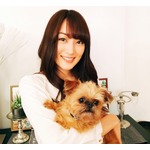 高梨臨&ldquo;ゴブリン&rdquo;抱くほっこりショット