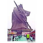 高さ48mの超巨大な&ldquo;関羽像&rdquo;、賞賛の一方「金と時間の無駄」の声も。