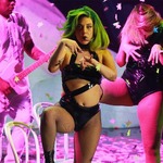 ガガのボウリングスコア&ldquo;69&rdquo;、カラオケボックスでの歌声披露も。