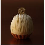 2000円のスーパーモンブラン、ローストアーモンドミルクを隠し味に。