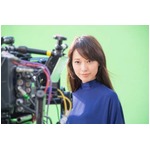 戸田恵梨香初のキャスター挑戦、CMで初めて&ldquo;ニュース&rdquo;伝える。