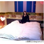 市川由衣がラブホでベッド写真、Instagramに写真投稿「Hello」。