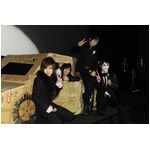 段ボールの車贈呈に金爆衝撃、「ワイルド・スピード」最新作プレミア。