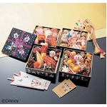 ディズニーのHAPPINESSおせち、限定アートデザインの四段重入り。