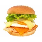 エッグベネディクト風バーガー、レッドチェダーチーズ入りで再登場。