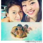 渡辺直美と大島優子が夜プール、水着2ショットに「かわいい！」の声。