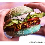 姿ほぼそのまま&ldquo;虫のハンバーガー&rdquo;