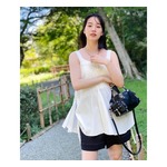 のん、美脚＆美腕際立つ&ldquo;膝上ミニスカ&times;キャミ&rdquo;の夏服姿に反響