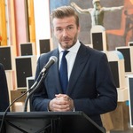 2015年の「最もセクシーな男」、ベッカム選出に子どもたちは笑う。