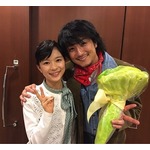 芳根京子、先輩・上地雄輔と仲良しショット