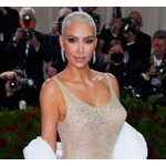  キム・カーダシアン、元夫の&ldquo;半ケツ姿&rdquo;に「絶望的な恥ずかしさと心配」