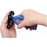 トミカ初の充電式自動走行実現、チャージャーで10秒充電&rarr;1分間走行。