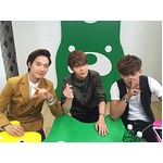 超新星の番組観覧にファン殺到、原宿のスタジオ前で黄色い声援響く。