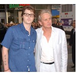 マイケル・ダグラス息子が出所、ヘロイン所持などの罪で2010年から服役。