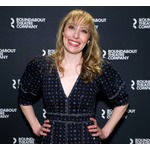 川で泳いでいた米女優、カワウソに襲われる「足とお尻噛まれた」