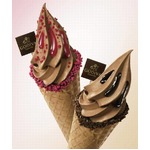 GODIVAソフトにフランボワーズ、程よい酸味の夏季限定トッピング。