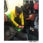 地下鉄内で&ldquo;足の爪切り&rdquo;物議、爪飛び散らせ「車内に異臭」と報告も。