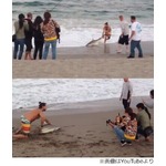 サメと無理矢理写真撮り大炎上、遊び半分で砂浜に引き揚げる男たち。