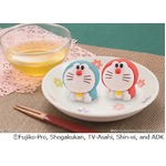 ドラえもんのキュートな和菓子、姿かたちを全長約40mmで細部まで再現。