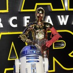 「スター・ウォーズ」史上最速で興収1200億円、公開から12日間で。