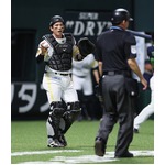 捕手の栗原　プロ野球