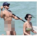 ミランダ・カーに元夫「全裸写真流出」連絡