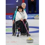 ストーンを放つ小川