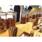 300円で梅干し&times;茶&times;イケメン、期間限定の「立ち喰い梅干し屋。」。