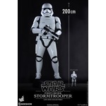 128万円のストームトルーパー、全高約200センチの大迫力で立体化。