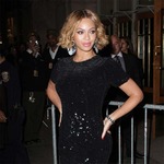 ビヨンセが妹の結婚式で活躍、新婦の食物アレルギー反応に対応。