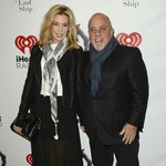 ビリー・ジョエル&ldquo;32歳差&rdquo;婚、長年の交際相手とサプライズ挙式。