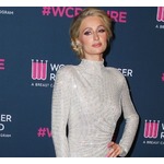 パリス・ヒルトン、生後9か月の息子を中傷する「残酷で憎悪に満ちた人たち」に警告