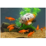 水中撮影ができる潜水艦カメラ、エサ入れアームやヘッドライトも。