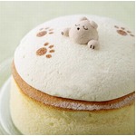 すやすや眠るわんこのスイーツ、&ldquo;クリームの中で眠ってしまった&rdquo;表現。