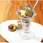 キャビア・フォアグラ・トリュフ全部のせパフェ