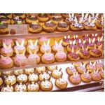 「うさぎシュー」の無料券配布、ニコラシャール表参道本店開店記念で。