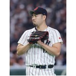 厳しい表情の菊池　野球