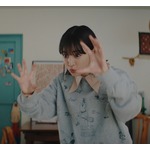 突然&ldquo;念力&rdquo;の超能力が発現&hellip;目覚めた広瀬すず、花瓶を空中に浮かし操る