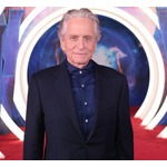 マイケル・ダグラスとスカーレット・ヨハンソン、&ldquo;遠い親戚&rdquo;だった