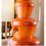 ケチャップのタワーフォンデュ、チョコレートのかわりに流れ出る。