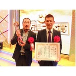 笑い飯「悪口ではない笑いを」、関西伝統の上方漫才大賞の大賞受賞。