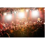 筋肉少女帯史上初のベスト盤、人気曲網羅に加え新曲2曲も収録。